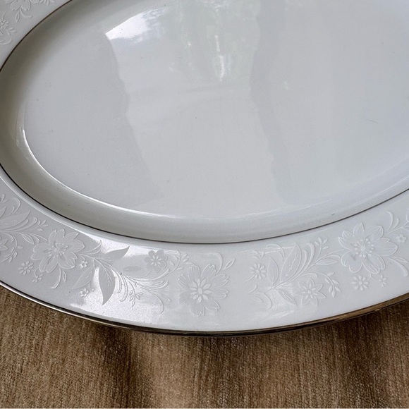 Noritake Ranier Elegant White Oval Serving Platter 11.5" - Picture 2 of 4